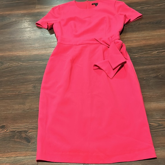 Black Halo preowned pink dress. - Picture 3 of 10